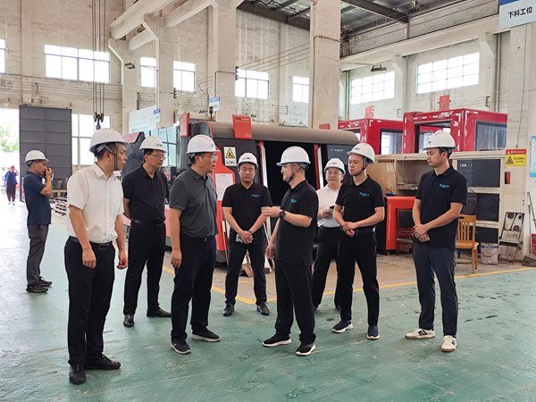 岳阳县委书记肖湘晖莅临米兰网页版工业考察指导，勉励企业深耕创新、做优做强